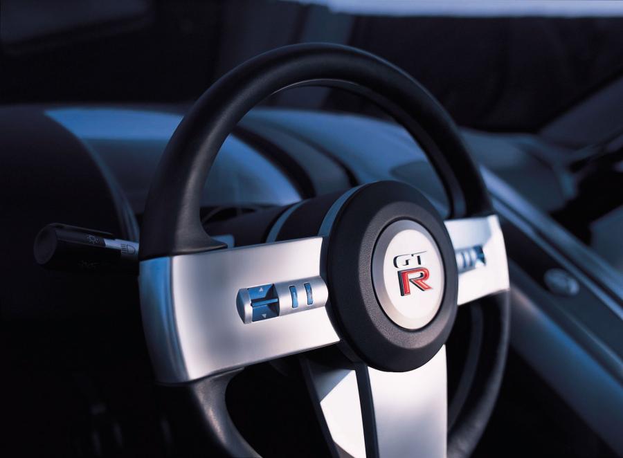  Nissan GT-R Concept 2002 года  (фото 3 из 13)